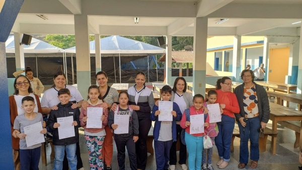 OITO ALUNOS DA ESCOLA MUNICIPAL NOSSA SENHORA DA SA&Uacute;DE S&Atilde;O FINALISTAS NO CONCURSO CULTURAL SICOOB 2025.