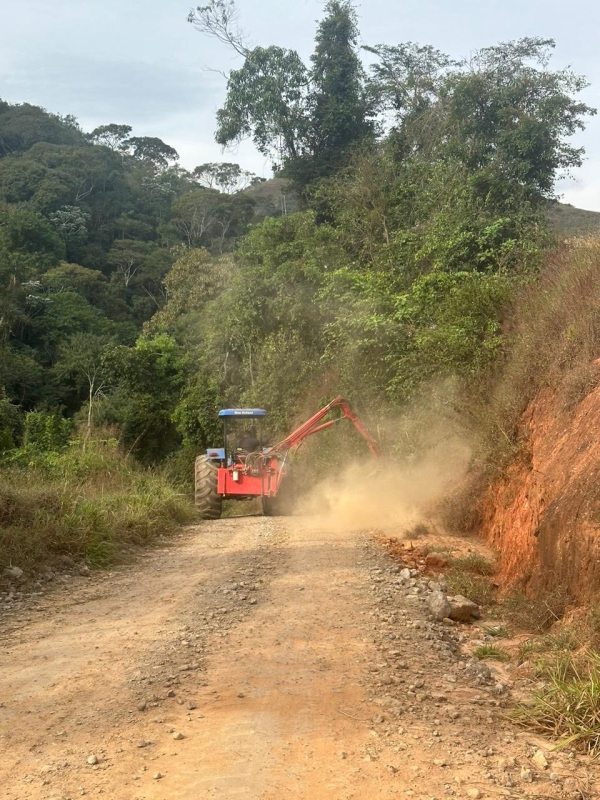 SECRETARIA DE AGRICULTURA REALIZA BATEÇÃO NA ESTRADA DA BIQUINHA