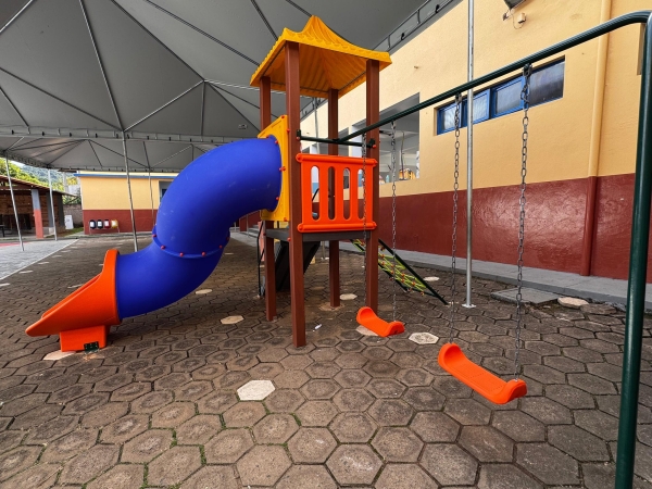 NOVOS PLAYGROUNDS CHEGAM &Agrave;S ESCOLAS DE DOM SILV&Eacute;RIO
