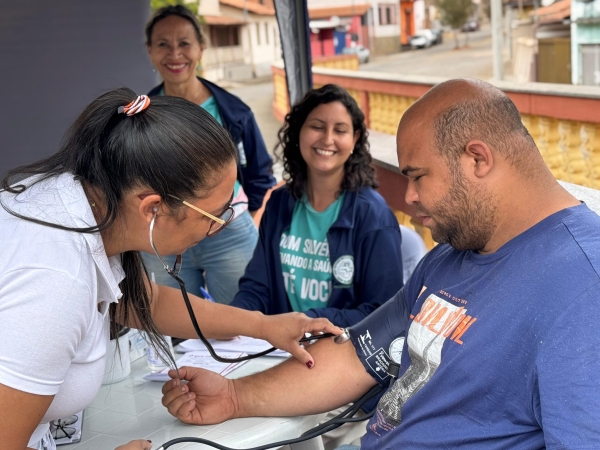TENDA DA SA&Uacute;DE LEVA ATENDIMENTO E ORIENTA&Ccedil;&Atilde;O &Agrave; POPULA&Ccedil;&Atilde;O NA PRA&Ccedil;A VIG&Aacute;RIO FELISBERTO