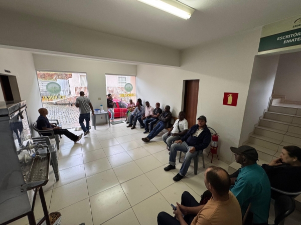 MUTIR&Atilde;O DE ATENDIMENTO OFTALMOL&Oacute;GICO BENEFICIA POPULA&Ccedil;&Atilde;O DE DOM SILV&Eacute;RIO