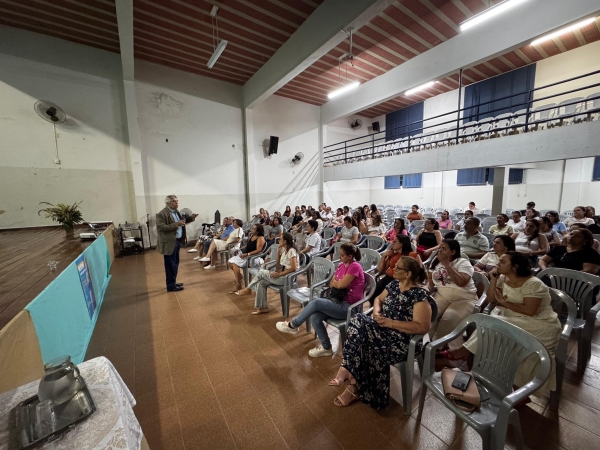 EDUCA&Ccedil;&Atilde;O EM FOCO: PALESTRA DESTACA A FOR&Ccedil;A DO TRABALHO EM EQUIPE