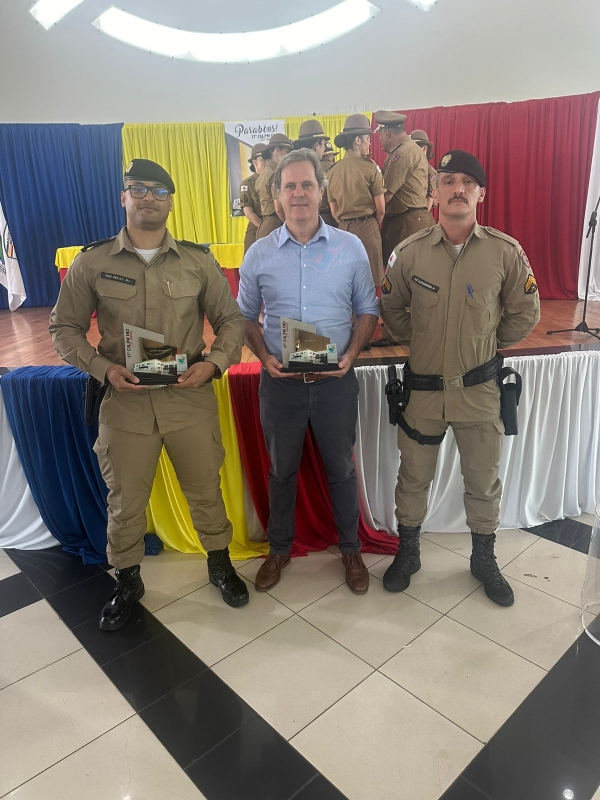 PREFEITO JOSÉ BRÁULIO É HOMENAGEADO NAS COMEMORAÇÕES DOS 20 ANOS DA 17ª COMPANHIA DE POLÍCIA MILITAR INDEPENDENTE