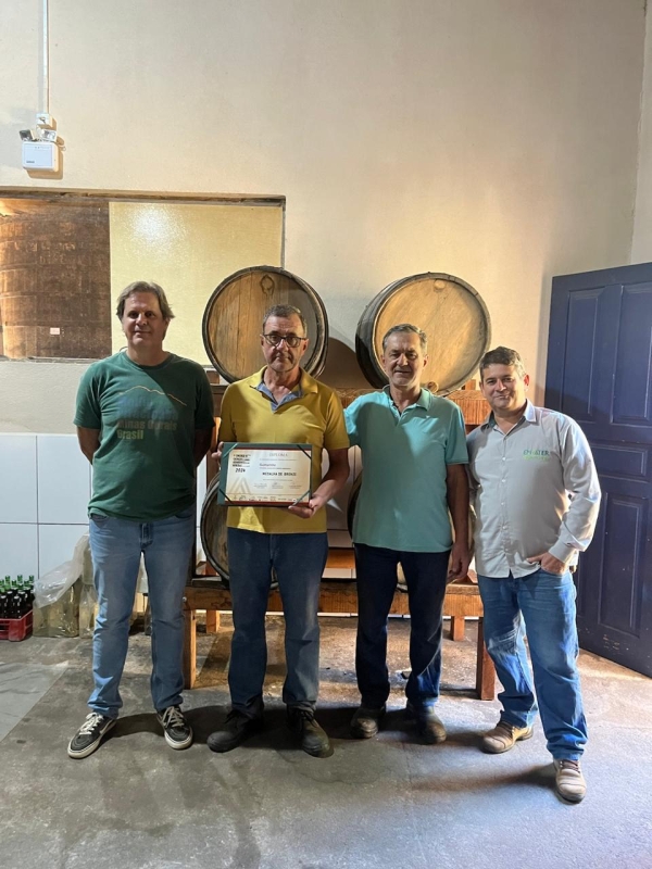 CACHAÇA GUIMARINHO RECEBE PREMIAÇÃO ESTADUAL